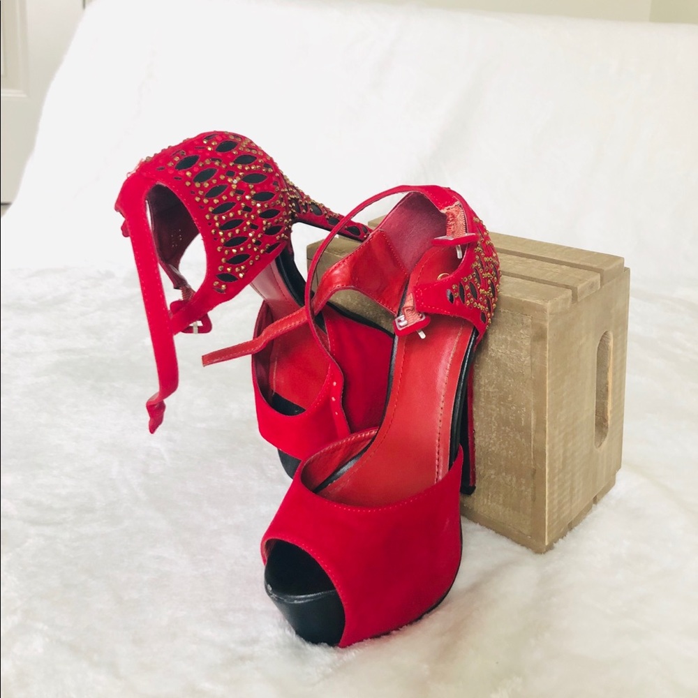 ✨ Scene Platform Heeled Sandals ✨